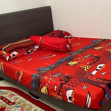 Homestay Delisha Parit Raja Uthm Eksteriør bilde